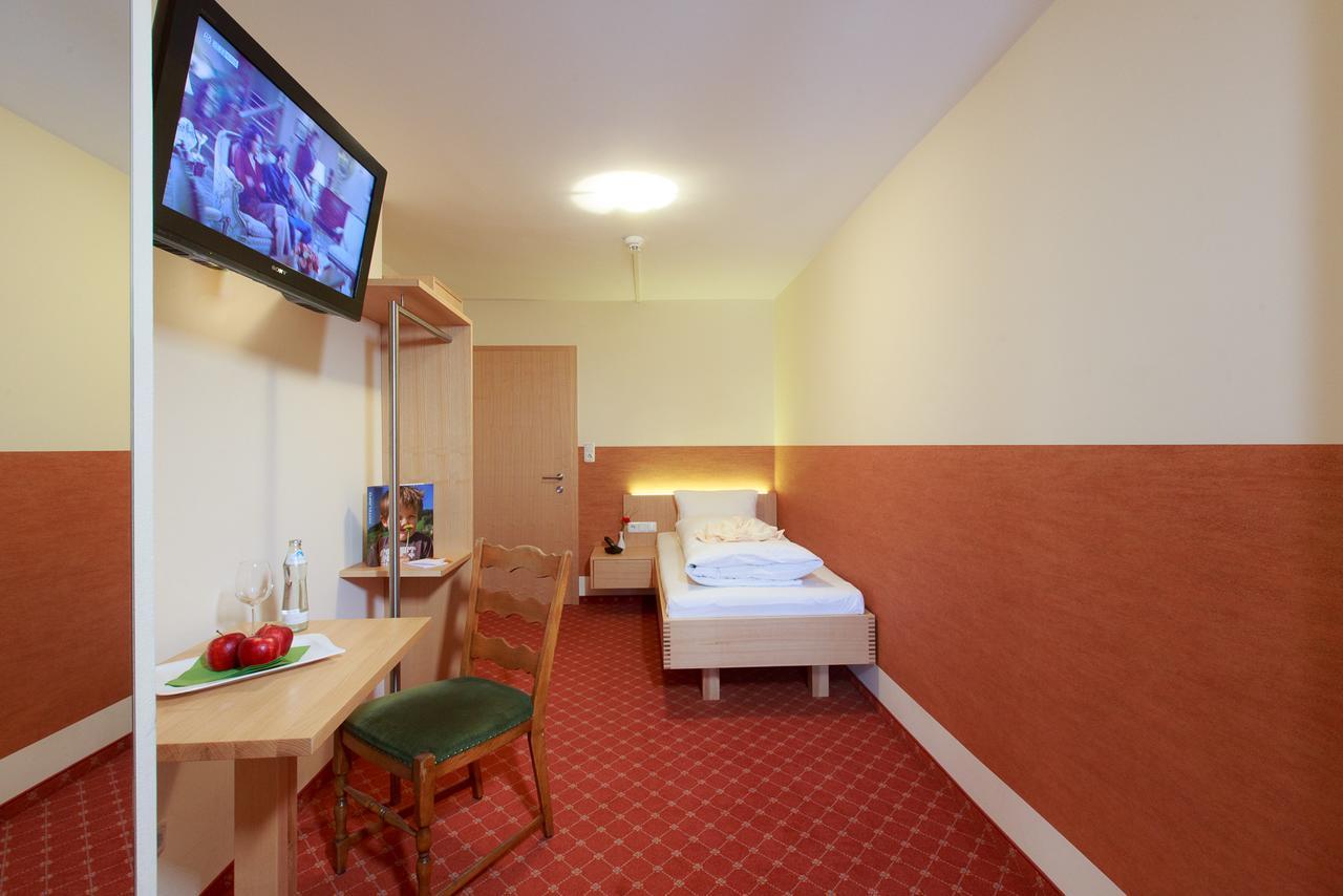 Familienhotel Adler リンゲナウ エクステリア 写真